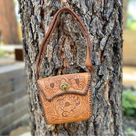 Vintage Handcrafted Floral Leather Bag/Crossbody - Picture 3 of 13